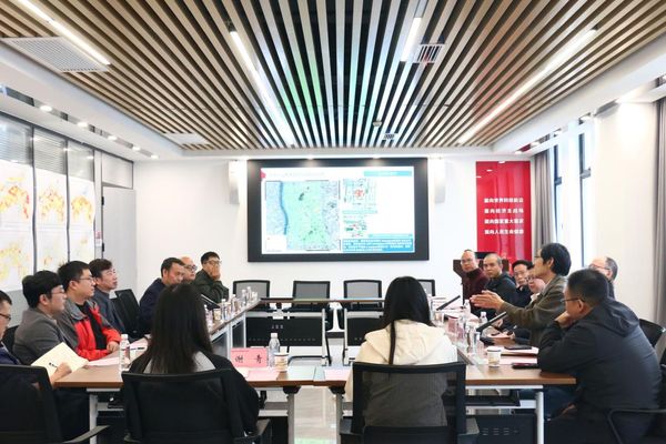 微波遥感技术赋能地灾防治 中国科学院专家吕孝雷赴湘交流